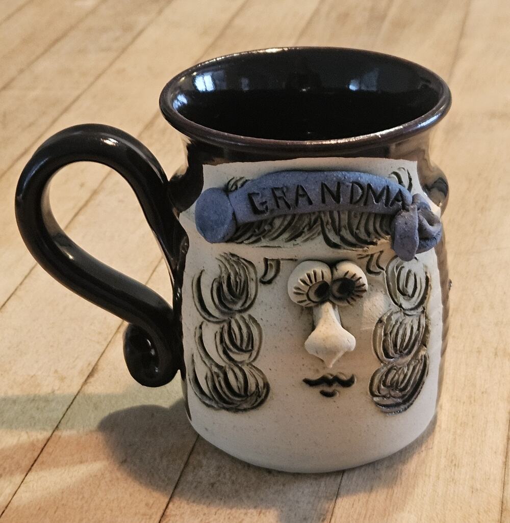 Vtg T Bradford Signed Ugly Clay Face Mug Stoneware Pottery GRANDMA, 3D
